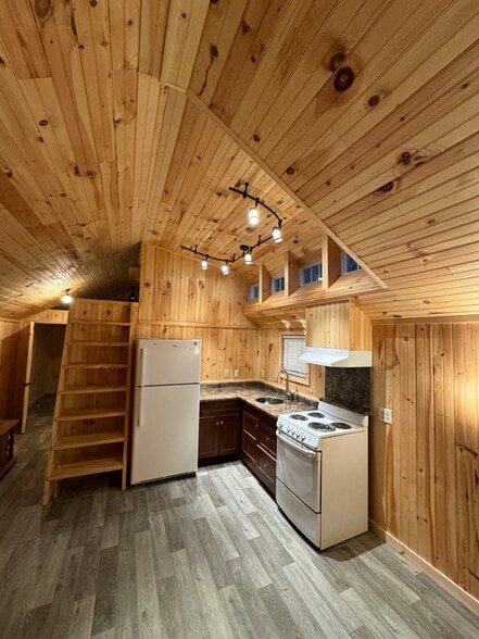 Building Photo - 11005 Tucker Run Rd