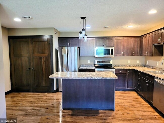 Building Photo - 1929 Cypress Ct