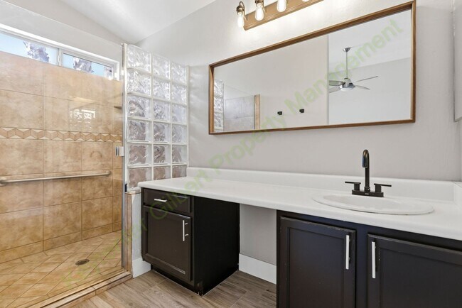 Building Photo - Resort-Style Gilbert Living with Private Pool & Outdoor Kitchen!