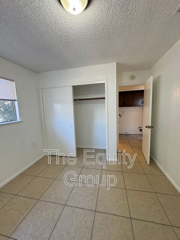 Building Photo - 2023 S Tracy Ct