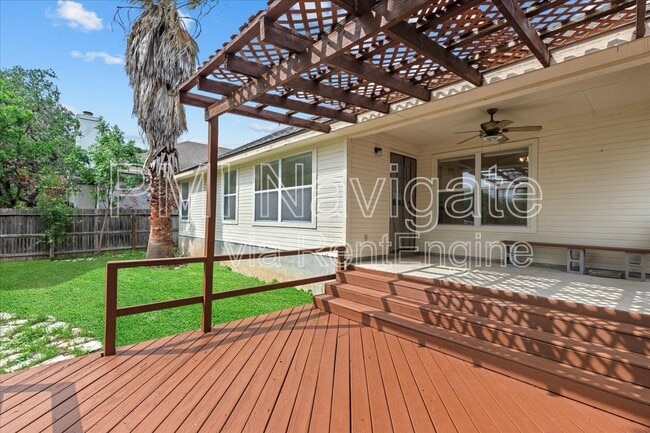 Building Photo - 827 Visor Dr