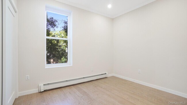 Building Photo - 386 Chauncey St