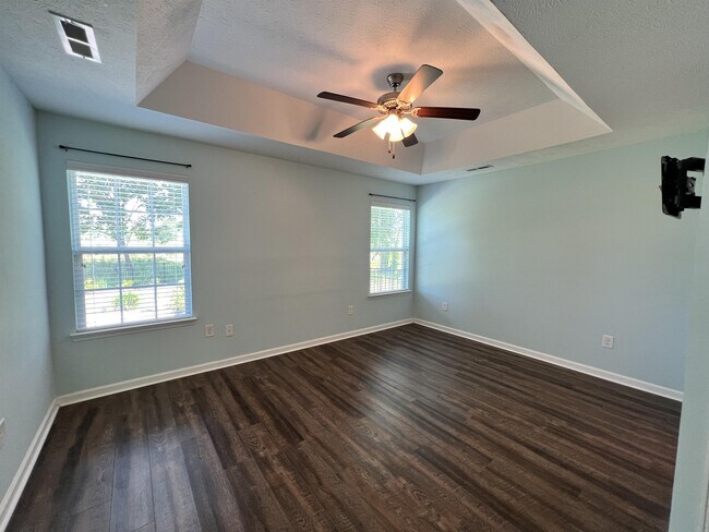 Building Photo - 187 Heath Dr