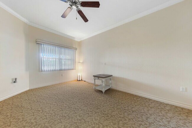 Building Photo - Golf Course View Condo