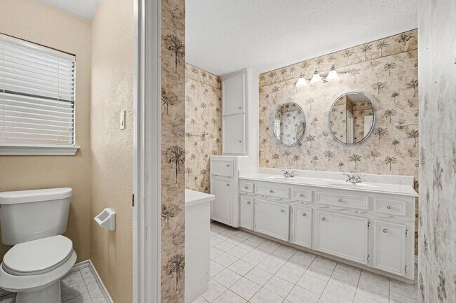 Building Photo - 14707 Treborway Dr