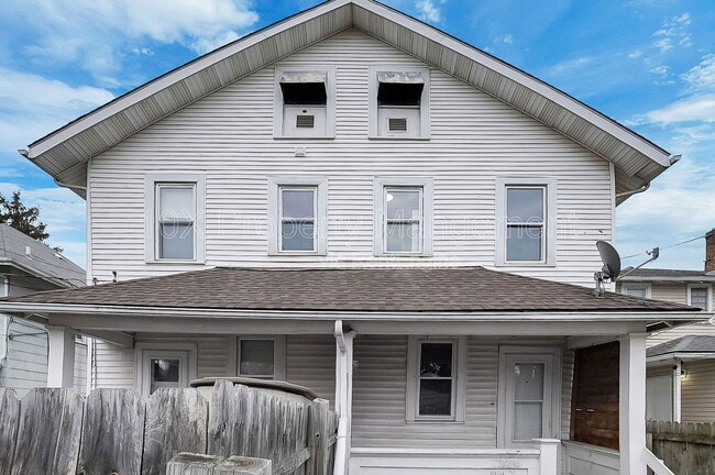 Building Photo - 275 N Warren Ave