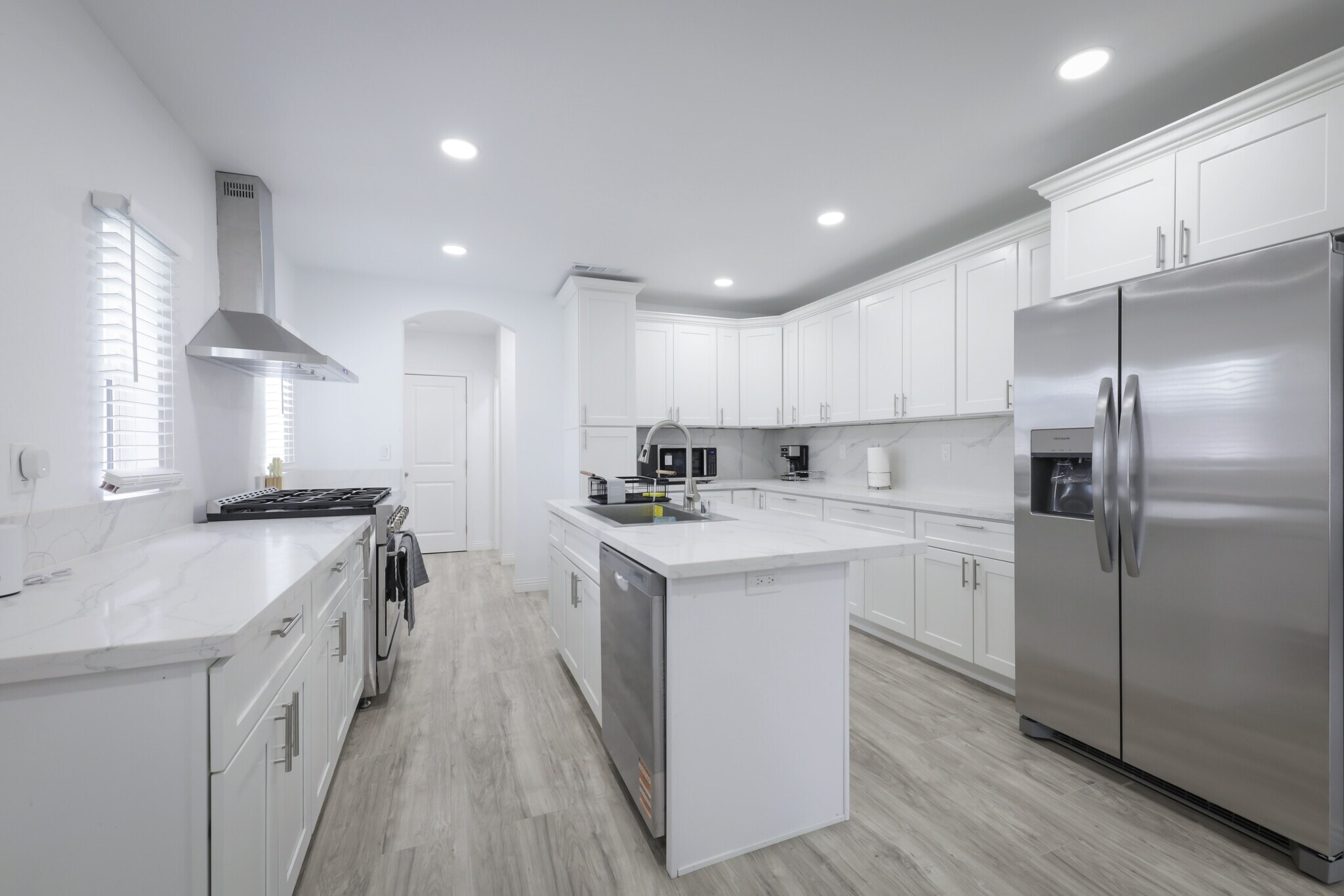 Building Photo - 501 Magnolia Ave