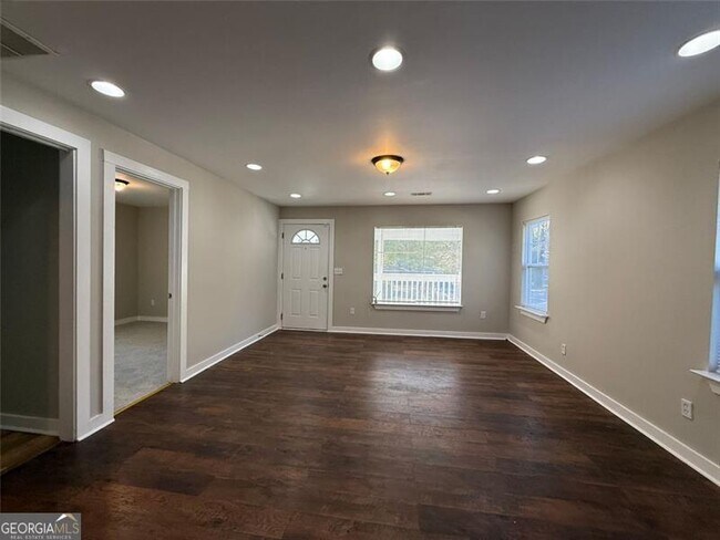 Building Photo - 221 Sheppard Pl