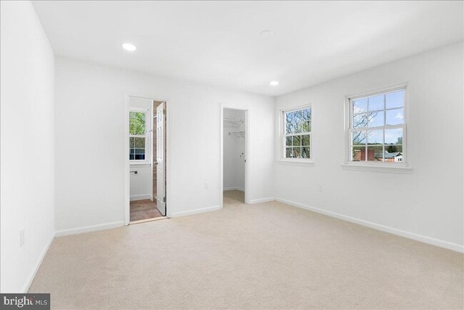 Building Photo - 239 Nottoway St SE