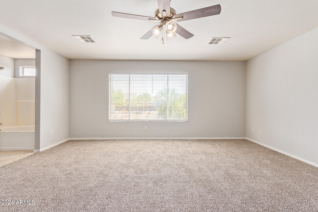 Building Photo - 1009 S 239th Dr