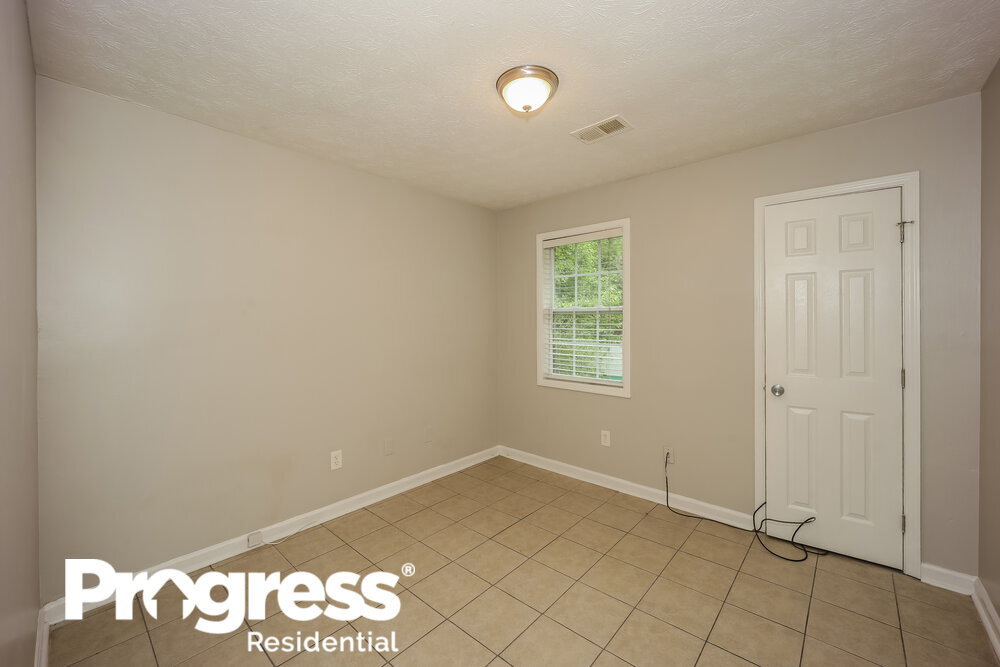 Building Photo - 5539 Hall Cir