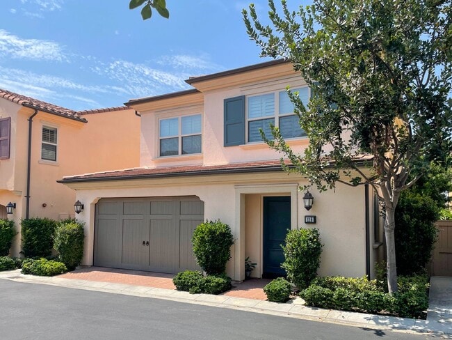 Building Photo - Beautiful Upgraded Stonegate 3 bedroom / 2.5 bath home