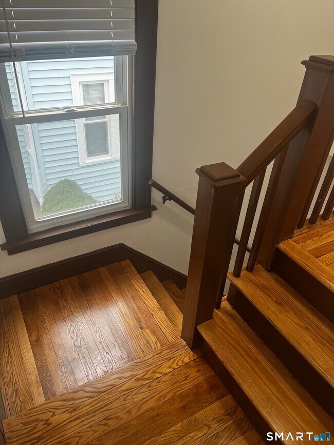 Building Photo - 84 Church St