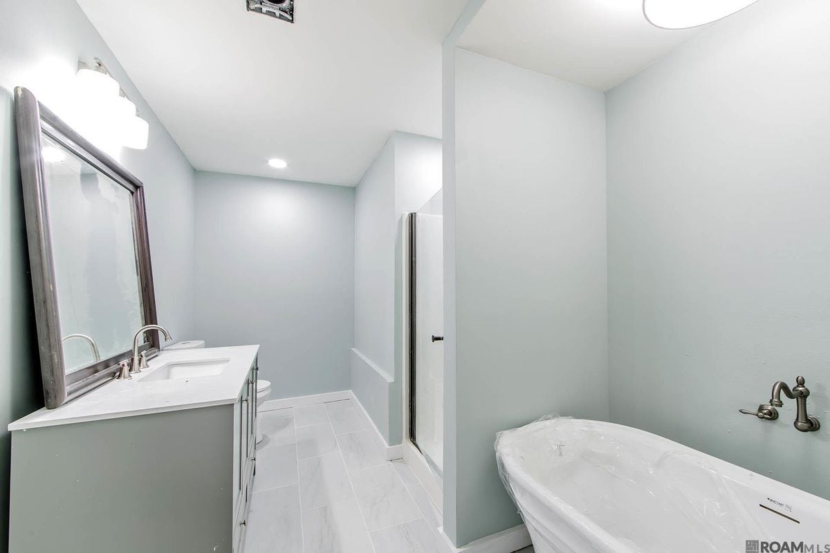 Building Photo - 10340 LA-1