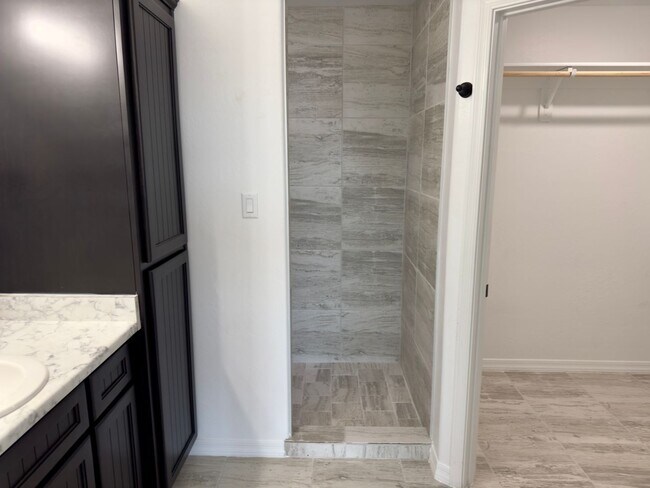 Building Photo - Almost New 3-Bedroom, 2-Bath Home for Rent in Bienestar 12!