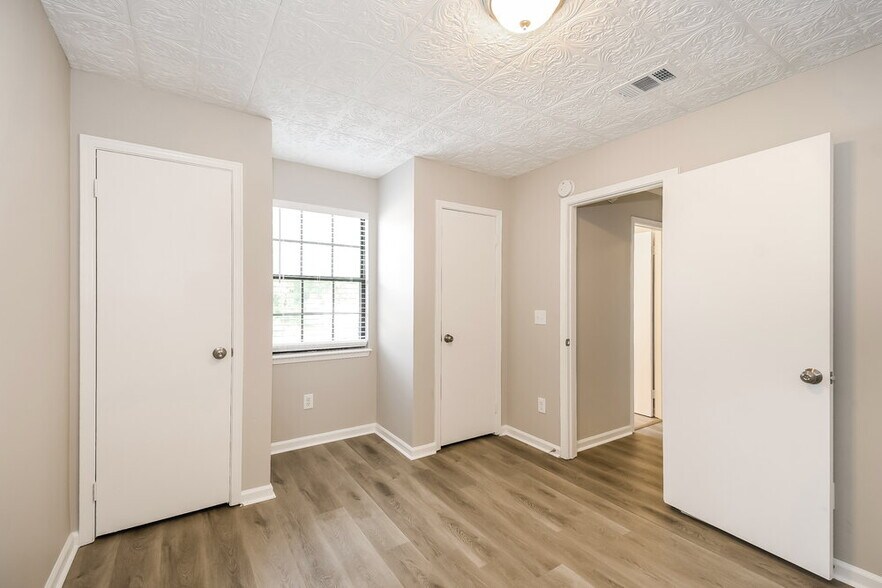 Building Photo - 1283 Independence Dr