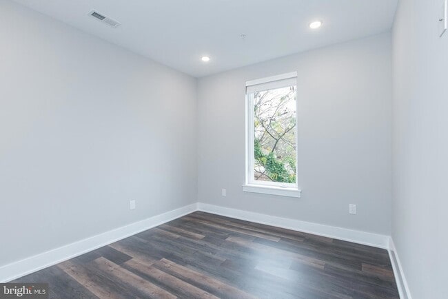 Building Photo - 45 W Haines St