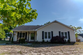 Building Photo - Barnards Landing Road | 3 bedrooms, 2 baths