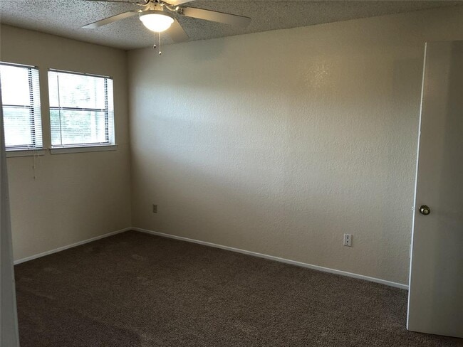 Building Photo - 8300 Bradford Edward Cove