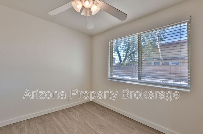 Building Photo - 3009 E Caballero St
