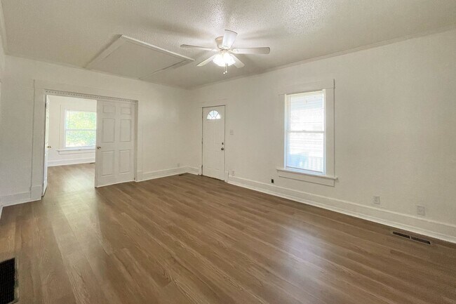 Building Photo - 619 N Washington St