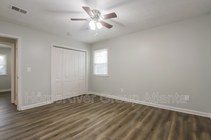 Building Photo - 4636 Vintage Ln