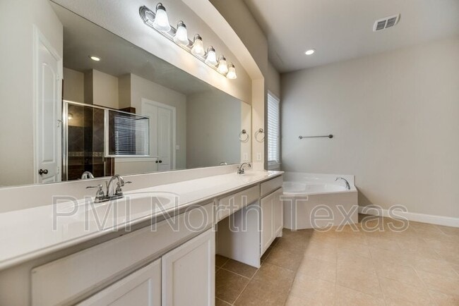 Building Photo - 9716 Lance Dr