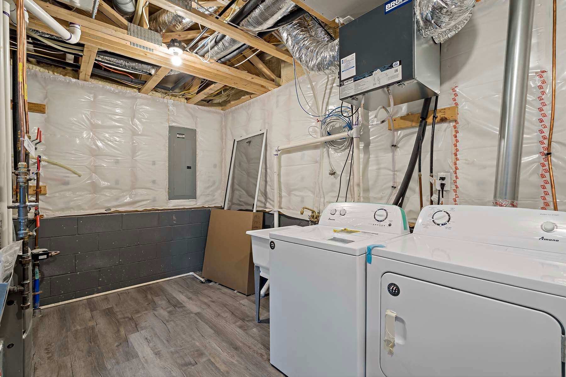 Building Photo - 7713 Lambert Cir NE