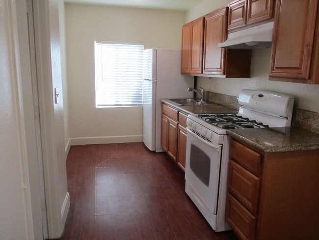 Building Photo - Move In Special 1/2 off the 1st Month's Rent!