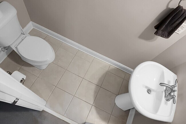 Building Photo - 1519 Thoroughbred Blvd