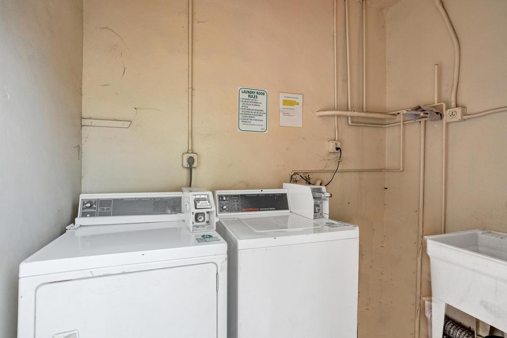 Building Photo - 4731 NW 10th Ct