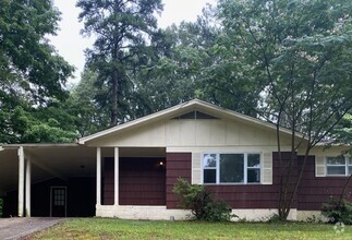 Building Photo - Move In Special Offered! Limited Time only...