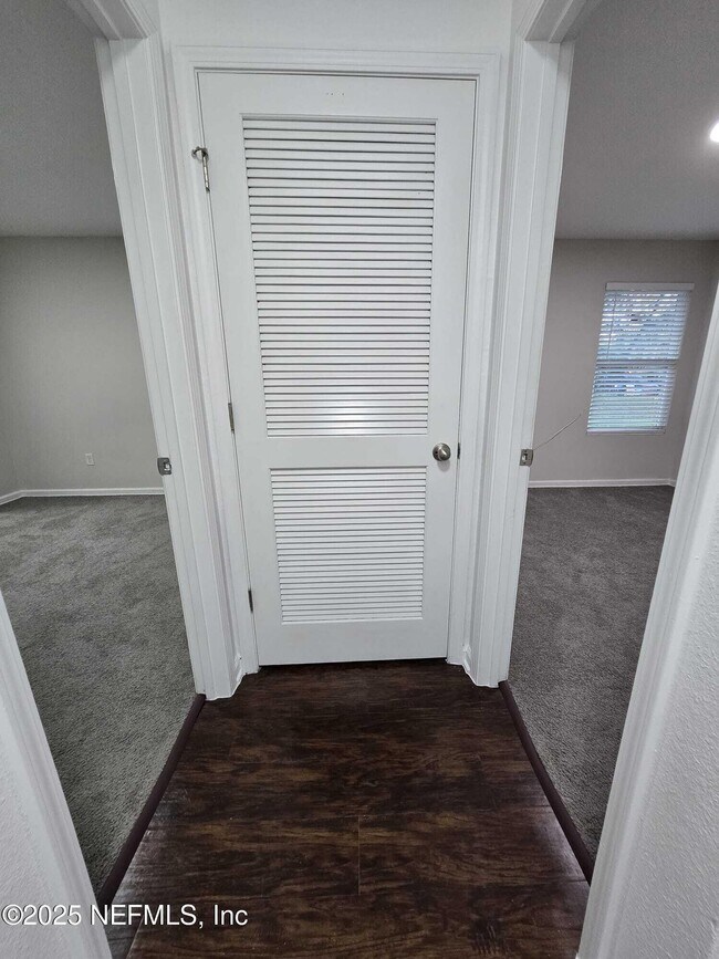 Building Photo - 9124 Adams Ave