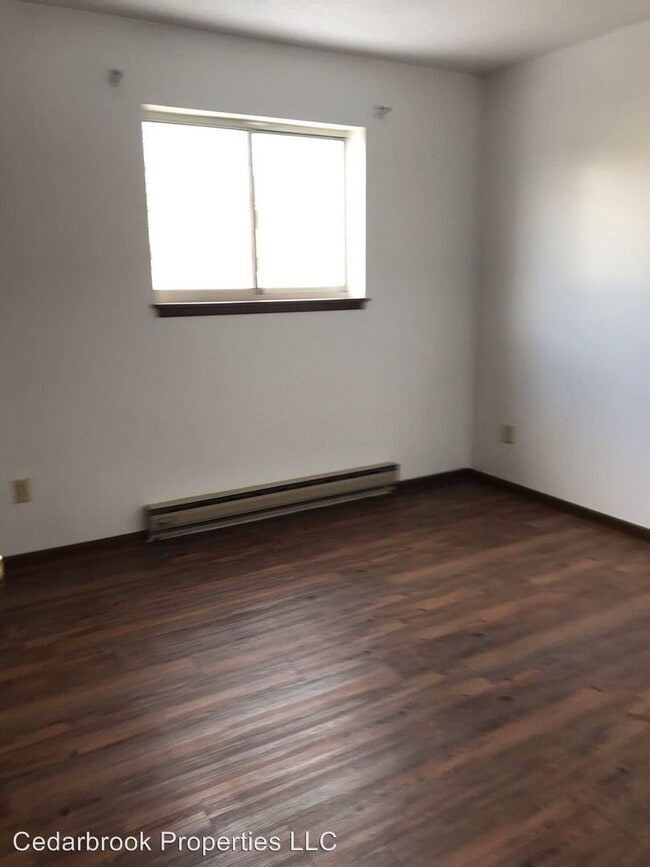 Building Photo - 2 br, 1 bath Apartment - 425 6th Ave S