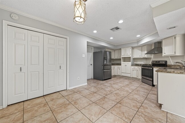 Building Photo - 12811 Ashford Meadow Dr