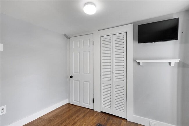 Building Photo - 39 Burley St