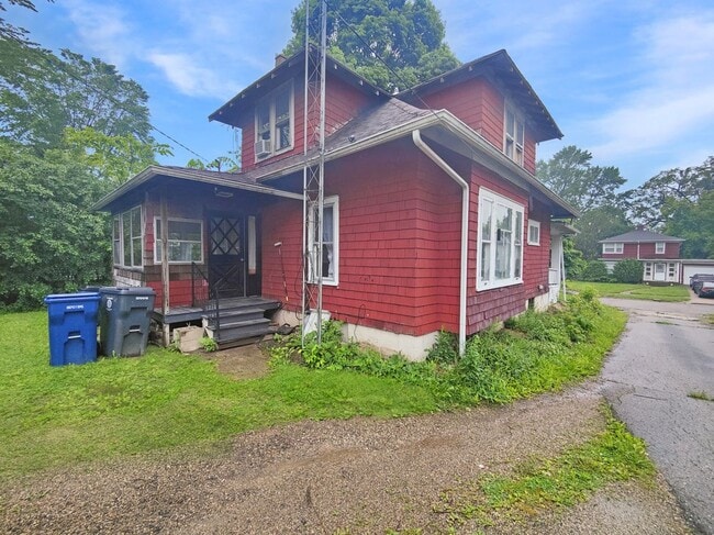 Building Photo - 1505 Downey St