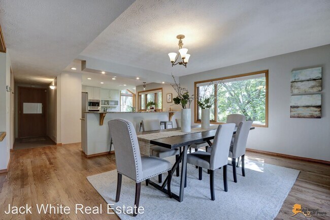 Building Photo - 3 br, 2.5 bath House - 4201 Westwood Drive