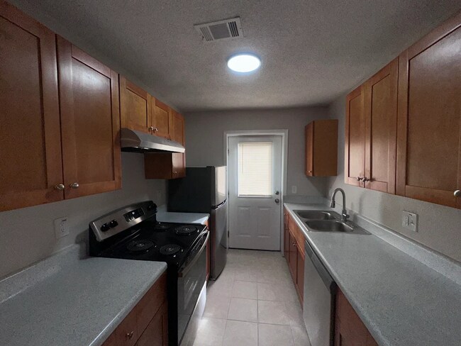 Building Photo - 207 South Ave SE