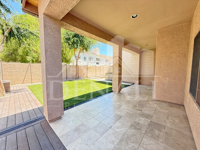 Building Photo - 3998 W Roundabout Cir