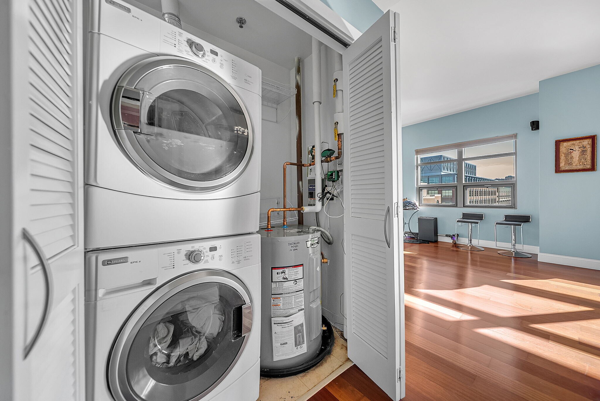 Building Photo - 17 Otis St