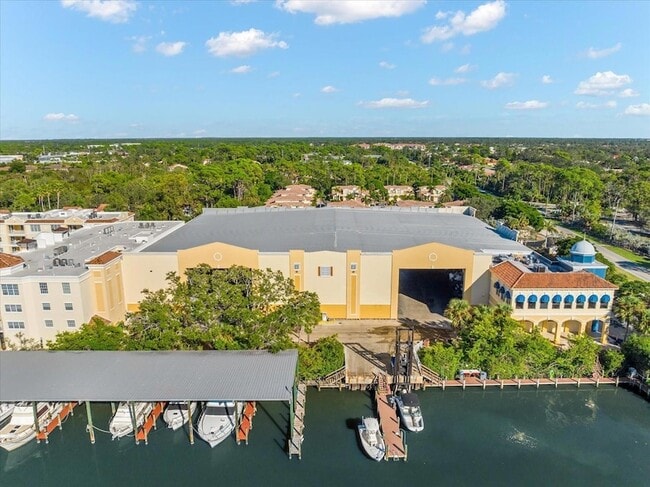 Building Photo - 14041 Bellagio Way