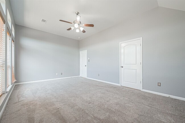 Building Photo - 6015 Hewes Point Ln