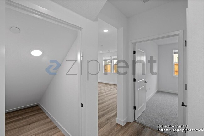 Building Photo - 365 Gold Coast Rd