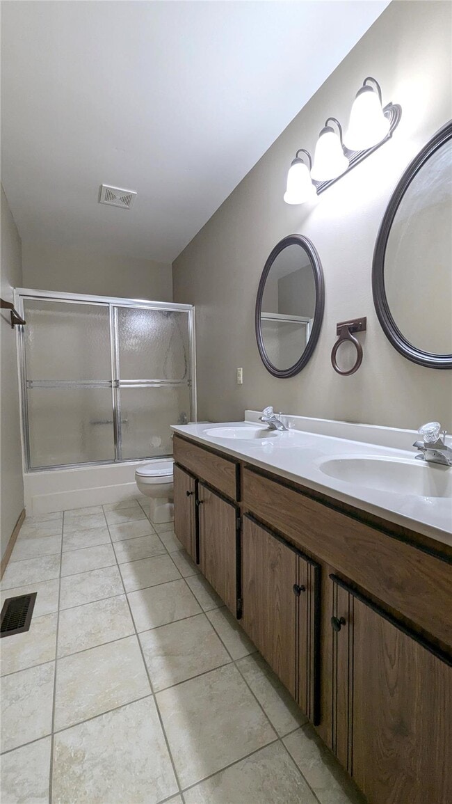 Building Photo - 332 Spencer Pl