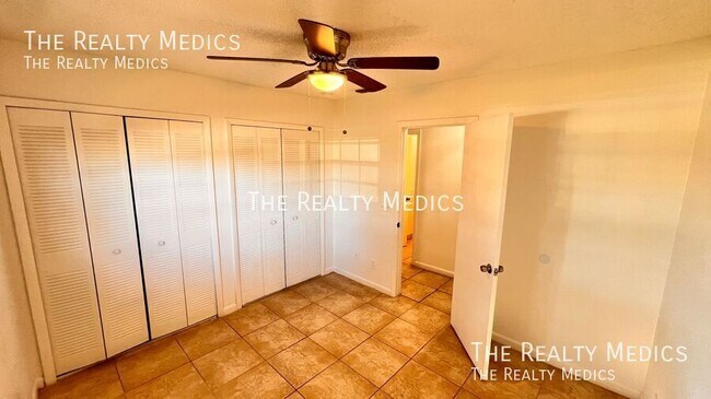 Building Photo - 1009 Alfred Dr