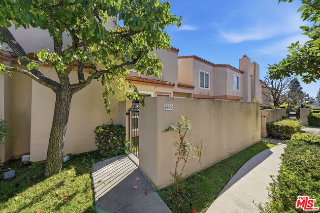 Building Photo - 3442 Del Amo Blvd