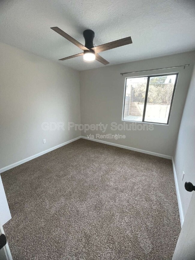 Building Photo - 4733 Platinum Dr NE