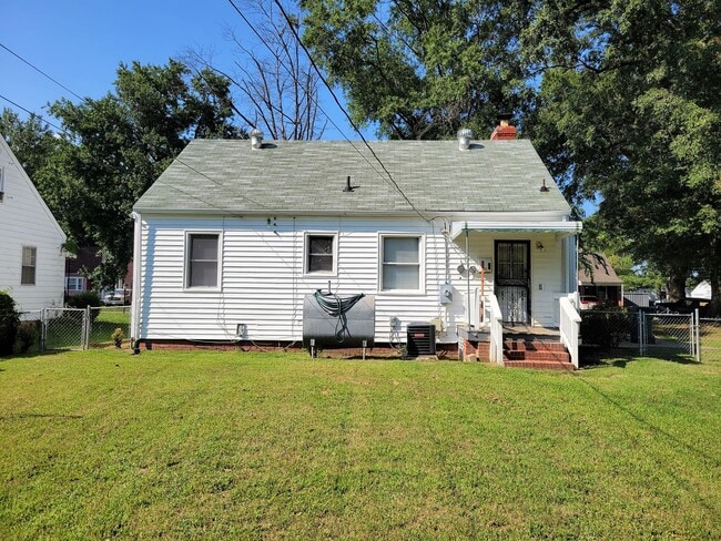 Building Photo - 623 Ratcliffe Ave