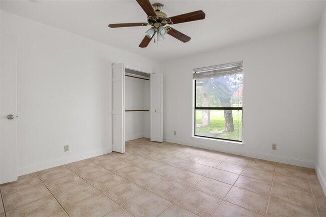 Building Photo - 105 Kite St